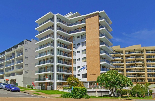 Tasman Towers 9 - In The Heart Of Town With A Pool