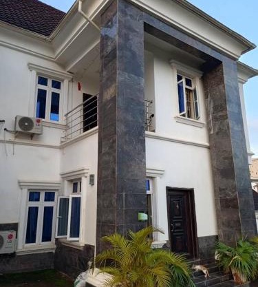 Tastefully furnished 4bedrooms Guzape with pool