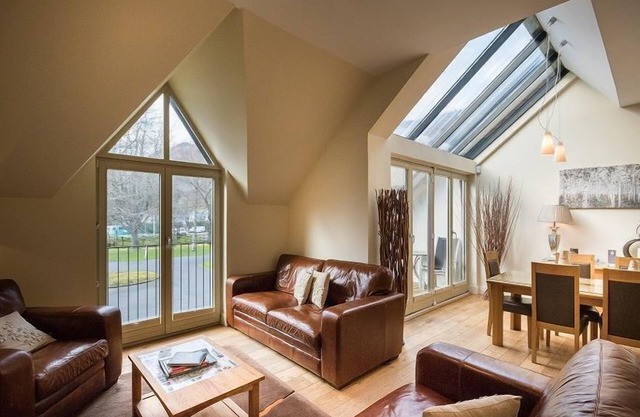 Tay View Lodge - sleeps 6 guests in 3 bedrooms