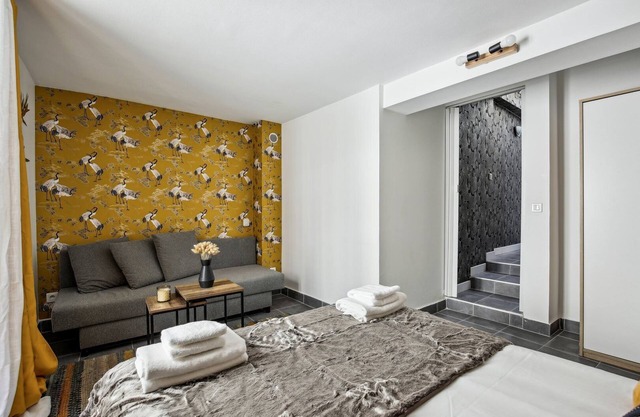 TBS 143 - Fully-equipped studio apartment