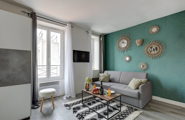 TBS 203 - Elegant and charming studio