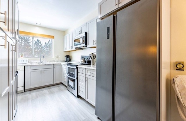 Telemark 5 4 Bedroom Condo by RedAwning