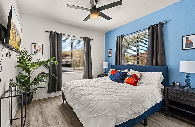Tempe Getaway 》King Beds &Pool, Relax, Shop & Dine