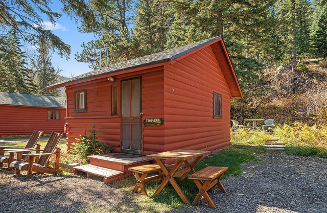 Ten Sleep Cabin By Spearfish Creek