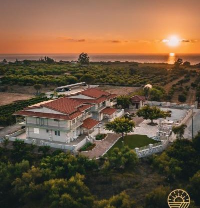 Terra Hélios Suites & Studios