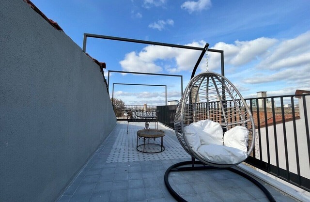 Terrace Suite with Sea View near Tram in Fatih