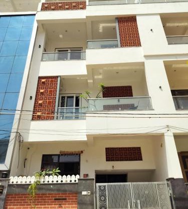Terracopper- Pristine Art Home with Balcony near central park