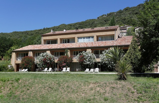 Terrasse ! Studio Abordable, Navettes Gratuites