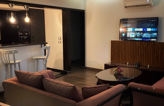 Terrific 2-bedroom apartment in New Cairo City with WiFi,AC & pvt patio garden