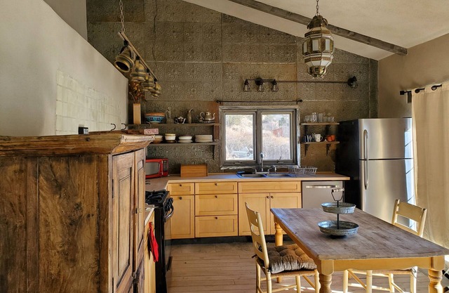 Tesuque Hills Rural Gem