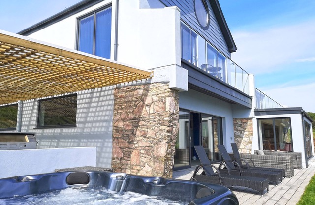 Thanckes House - Amazing views, Hot Tub, Indoor Pool & Outdoor Kitchen