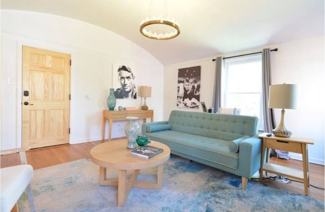 The Avenue Hot Tub Patio King Bed Pet Friendly Fast WiFi Gem of Grandview