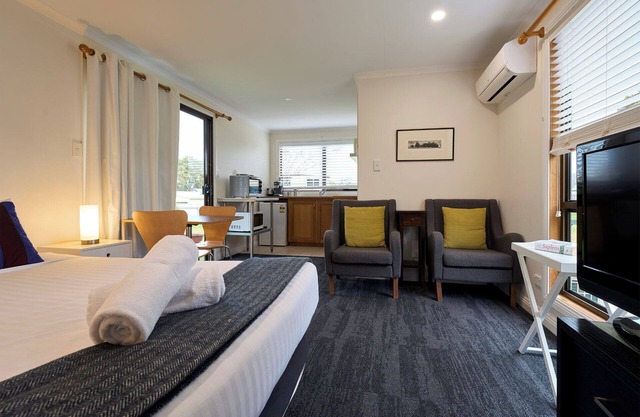 The Baby Penguin - Freycinet Holiday Houses
