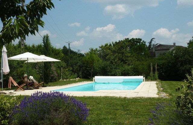 The Barn - White stone barn with pool between Cordes-sur-Ciel and Albi