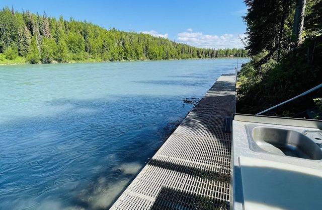 The Bears Den at Catch’em AK