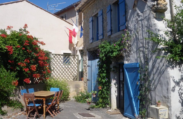 THE BLUE HOUSE RENNES LE CHATEAU