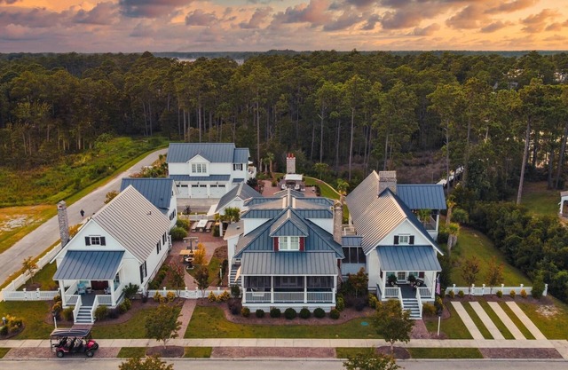 The Boathouse at River Dunes, Private Coastal Retreat with Pool & 4 Guest Houses
