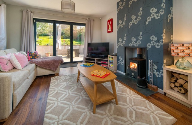 The Brackens – Stunning Seaside Retreat on Gully Road, Seaview with Large secure Garden near beach