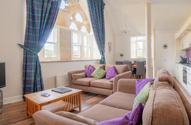 The Caledonian 3 Bedroom Self Catering Apartment in historic Abbey