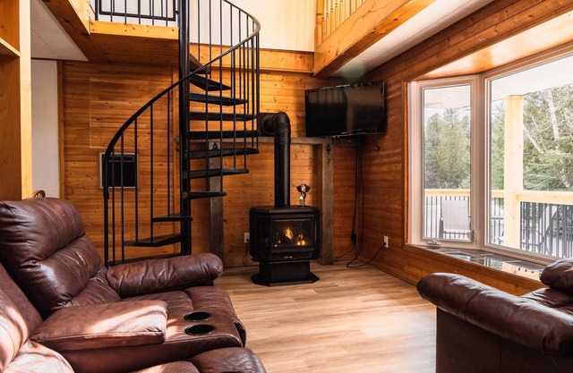 The Cape Miles Retreat - Tobermory Exclusive Experience