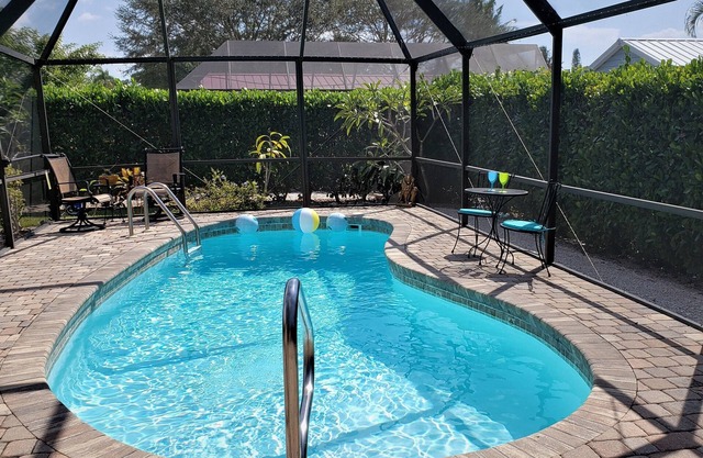 The Carefree Flamingo: Private pool/yard near golfing, dining, shopping, beach