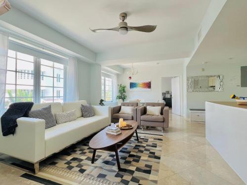 The Carlyle Oceanfront Luxe Condo Miami Beach