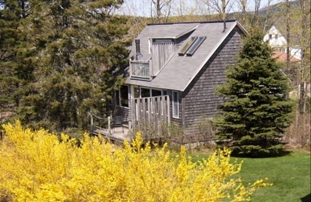 The Carriage House. Waterfront Bass Harbor. Balcony. Dining Deck. Sauna.