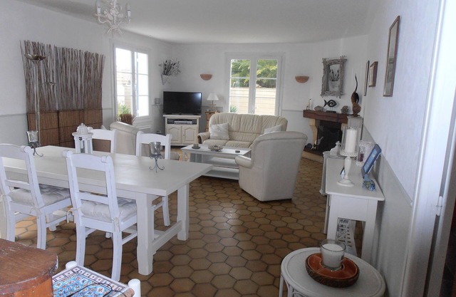 the castle of oléron, house 4 *, Center, port, beach on foot or by bike