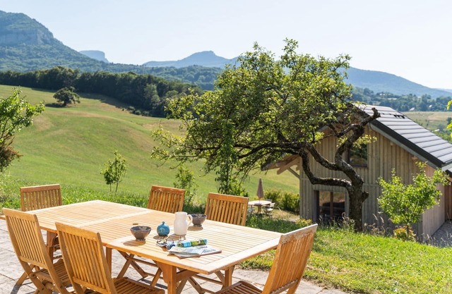 THE CHALET DE LA SOURCE 4 PEOPLE + STAY