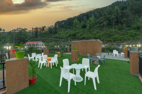 The Charvi Retreat Kufri Shimla by Exotic Stays I Family Accomodation I Valley & Mountain View I Kufri Shimla by Exotic Stays