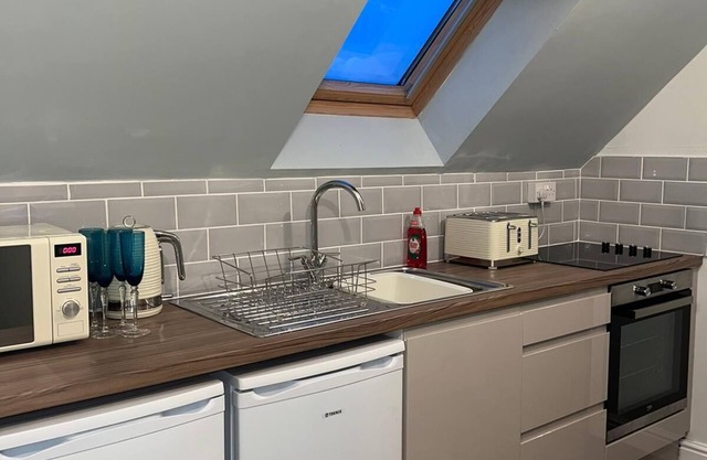 The Chicken Coop - One ensuite bedroom with hot tub