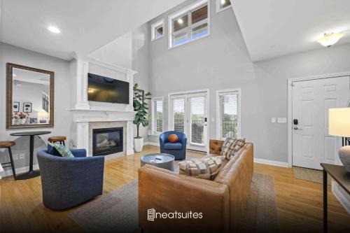 The City Staycation Condo - Downtown Cincy Views