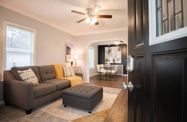 THE CORNER COTTAGE - Contemporary 2BD in Peoria