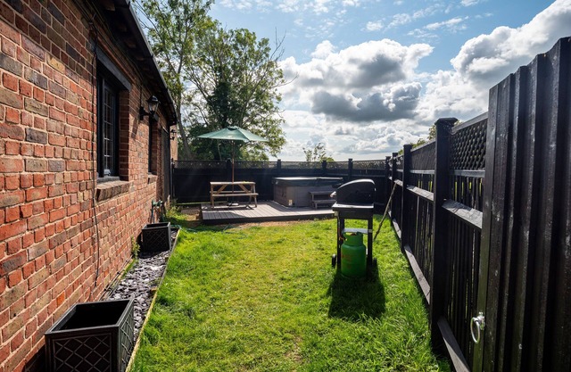 The Cottage at Gildridge Private Hot tub