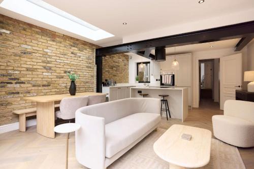 The Courtyard Flat - 2-Bed 2-Bath Near Clapham Junction