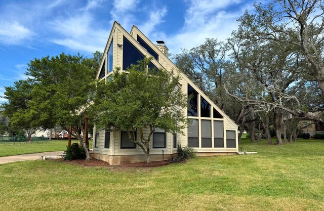 The Cozy Corner | Windermere Oaks | Lake Travis