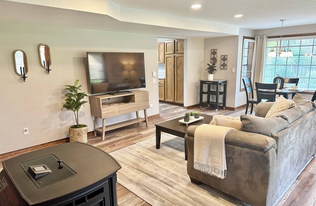 The Cozy Doe Cottage - Stylish 1BR Home
