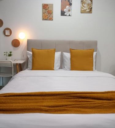 The Cozy Haven 4 Unique Studio Private Parking