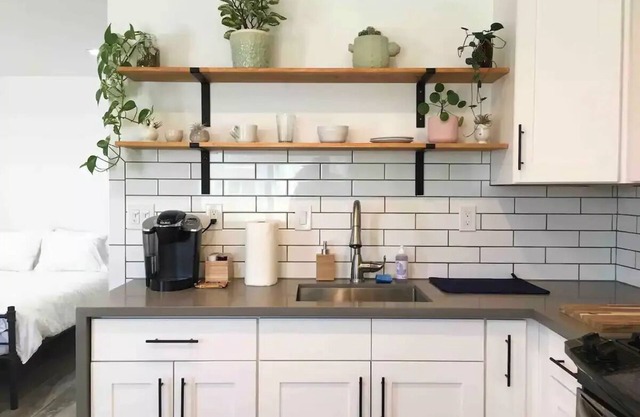 The Cozy Oasis - Renovated and Modern Studio near LAX + SoFi + Beaches + Freeway