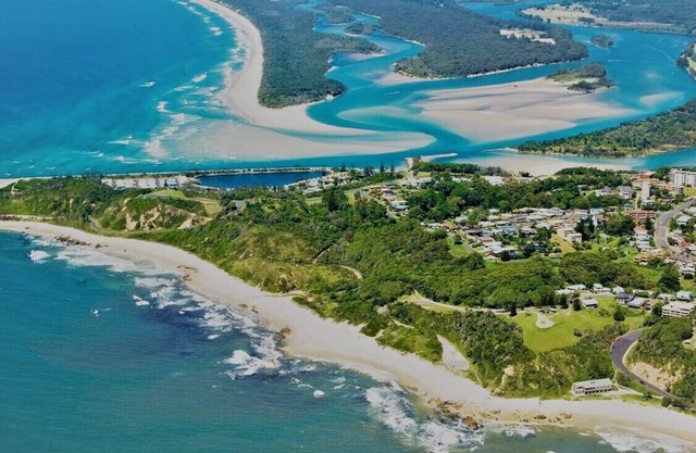 THE DAVEY @ Nambucca Heads 150m walk to the beach