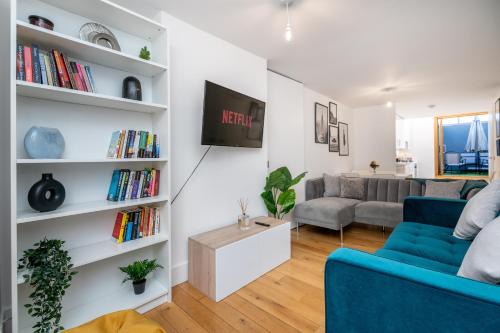 The Deluxe Barbican Duplex