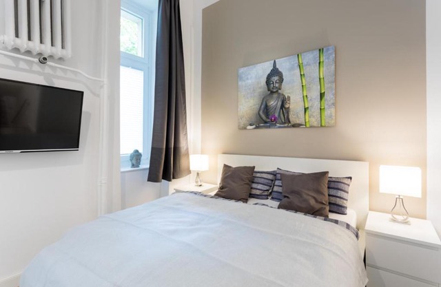 The Düsseldorfer, 1 BR, 1 living room, group & family friendly, ideal for 2 - 4 Guests