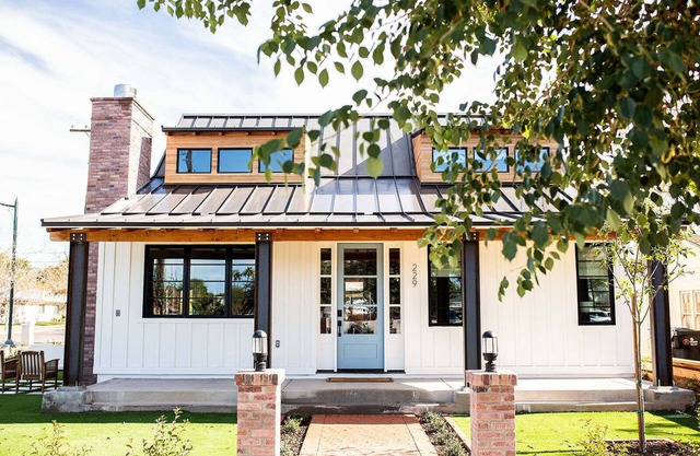 The Elm House: DOWNTOWN GILBERT