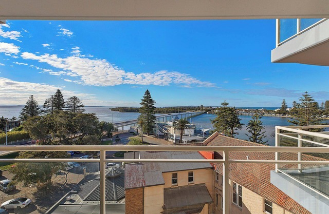 The Entrance Waterfront Apartment 521