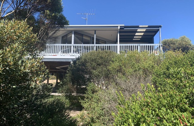 The Eyrie - coastal retreat