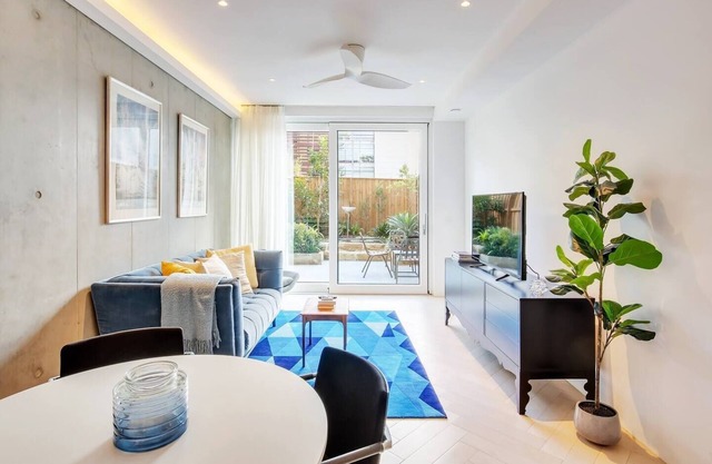 The Fern Split level Oasis with Lush Courtyard