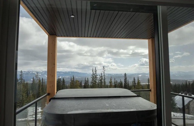 The Four Roaring Cubs Chalet