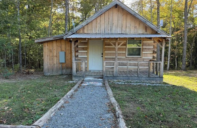 “The Fox Den” WhittleSticks Cabin in Lancing