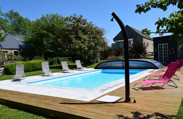 The Stables - heated pool - 8 mins from beaches