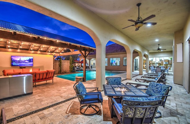 The Grand Resort, 1 Acre Property.n"Huge Outdoor Space to Relax in the Sun."